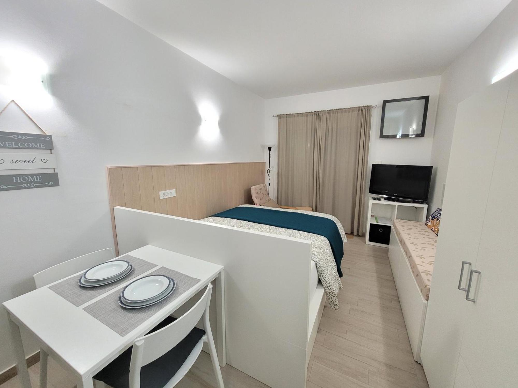 Apartma Zusterna Za Bazenom Koper városi község Kültér fotó